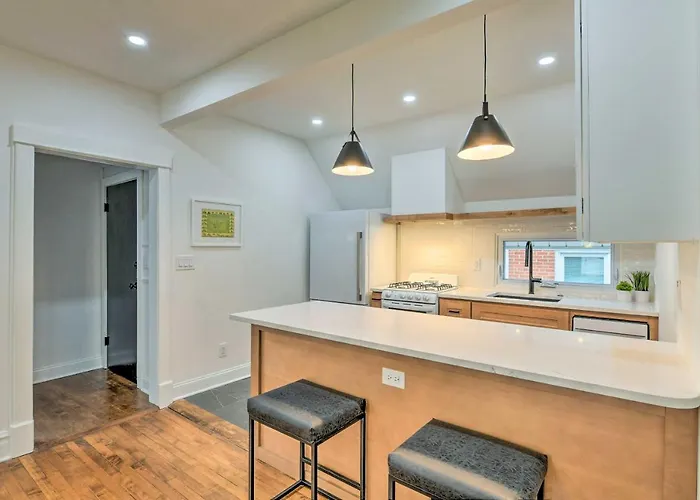 Holiday home W/ Grill - 5 Mi To Garfield Park! *