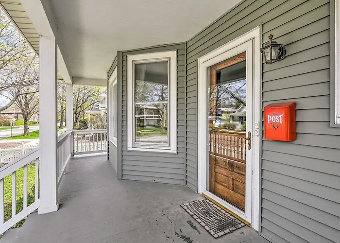 W/ Grill - 5 Mi To Garfield Park! Holiday home