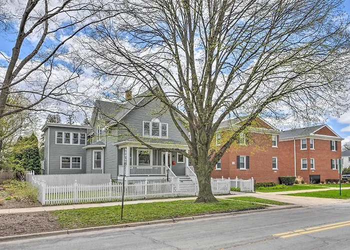W/ Grill - 5 Mi To Garfield Park! Holiday home